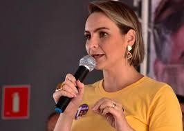 Candidata fala em abrir as portas da OAB-MT e expõe falhas da atual gestão durante debate em rádio.